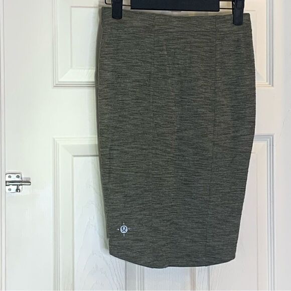Lululemon Yoga Haven Skirt Heathered Fatigue Green Size 4 - Picture 8 of 8